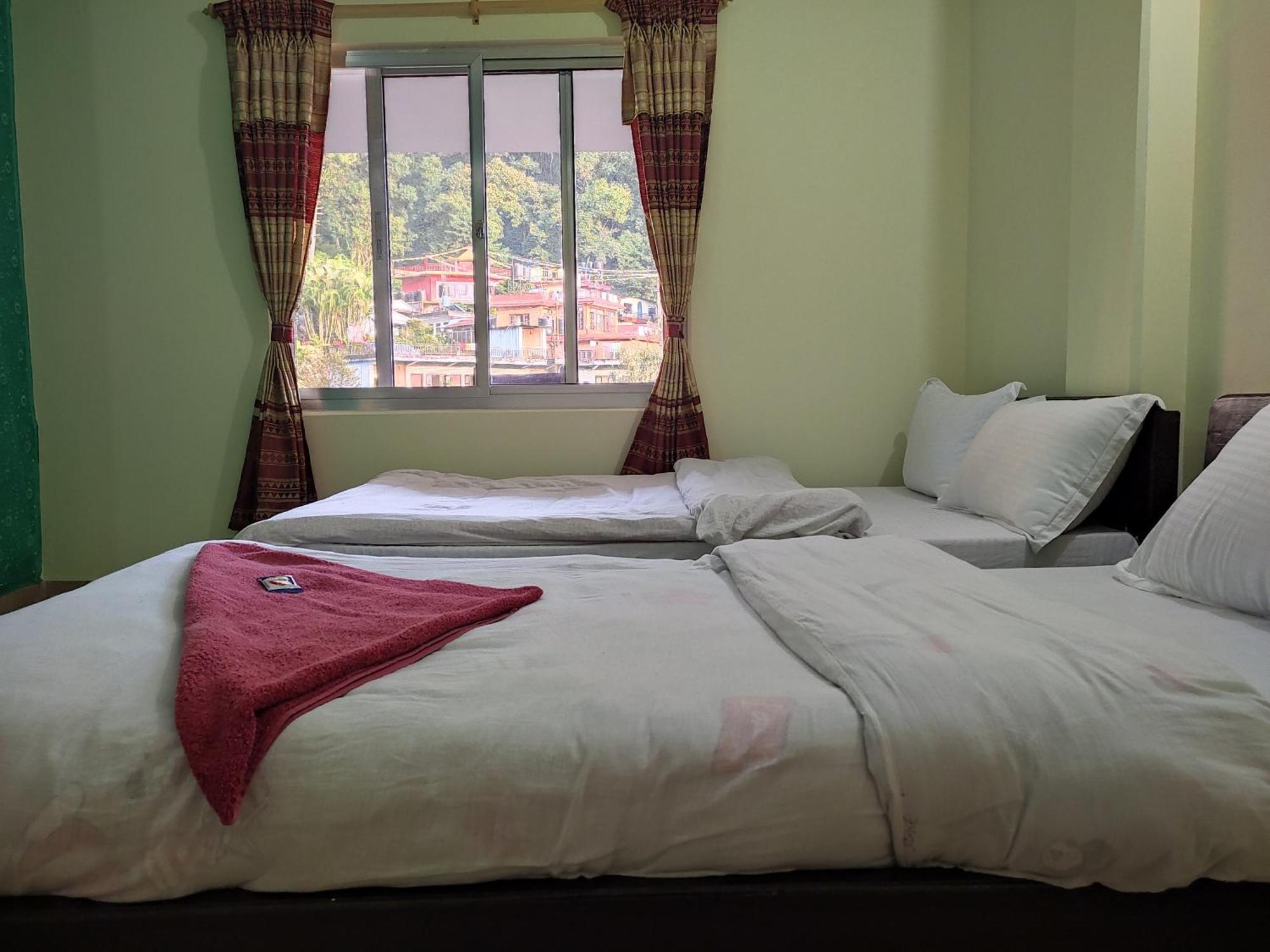 Hotel Green Hill View Ποκάρα Δωμάτιο φωτογραφία